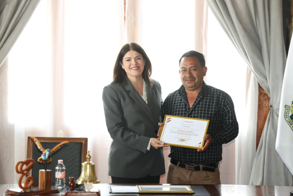 Bety Sánchez reconoce a trabajadores sindicalizados del Ayuntamiento de Zacatlán