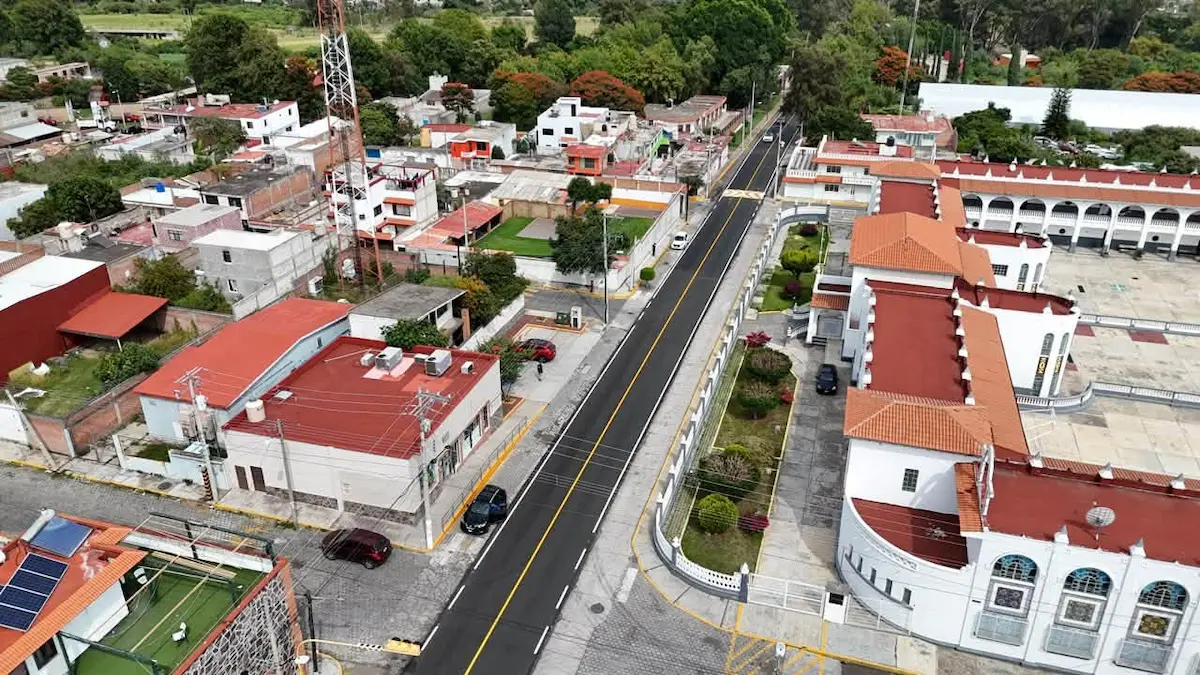 Carretera nueva historica; Ariadna Ayala entrega rehabilitación del camino a Metepec