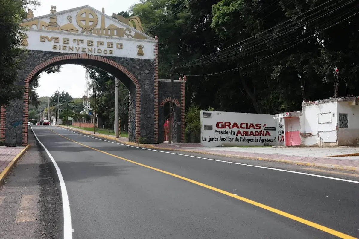 Carretera nueva historica; Ariadna Ayala entrega rehabilitación del camino a Metepec