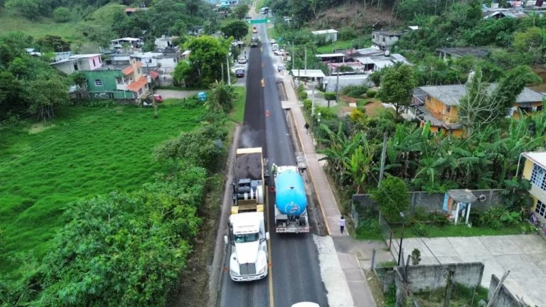 Centro SICT Puebla interviene la “Curva del Millón” para reforzar la seguridad vial en la carretera Teziutlán–Nautla