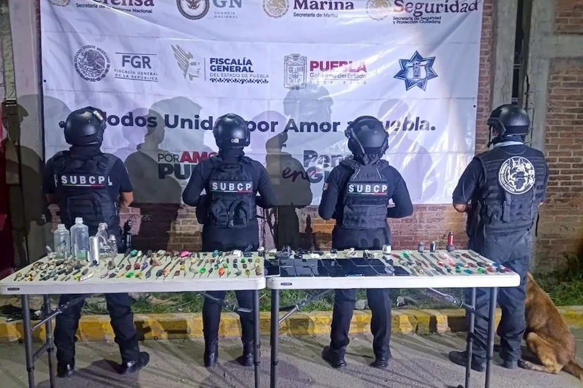 Objetos prohibidos aparecen otra vez en penal de Puebla