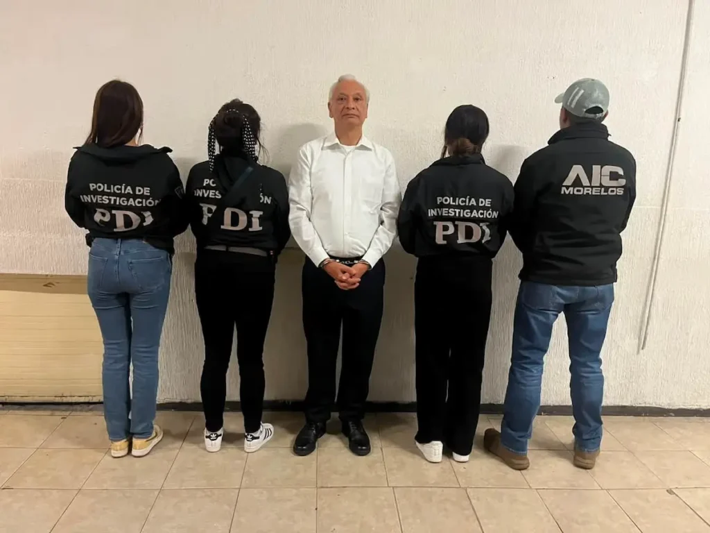 Detienen al exdirector de Pemex Víctor Rodríguez Padilla por violencia familiar