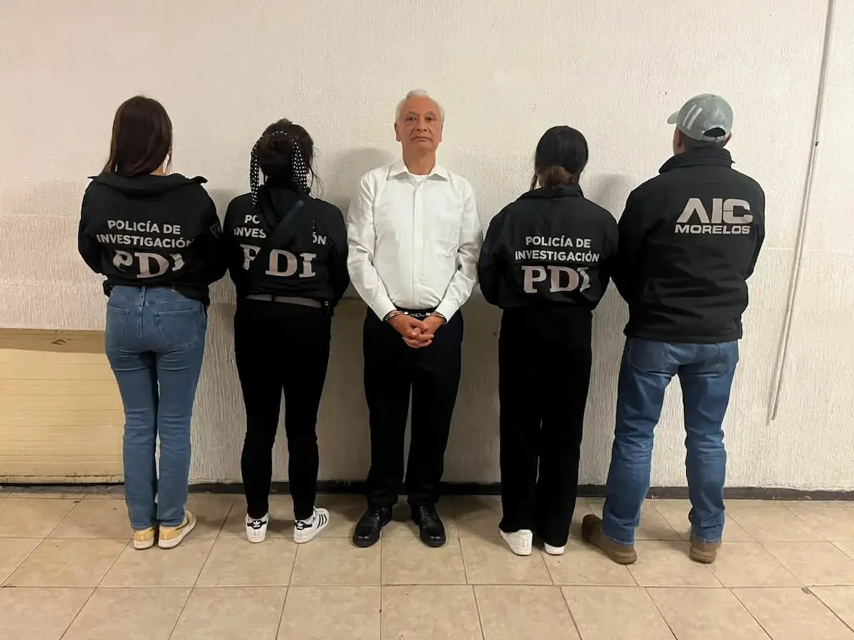 Detienen al exdirector de Pemex Víctor Rodríguez Padilla
