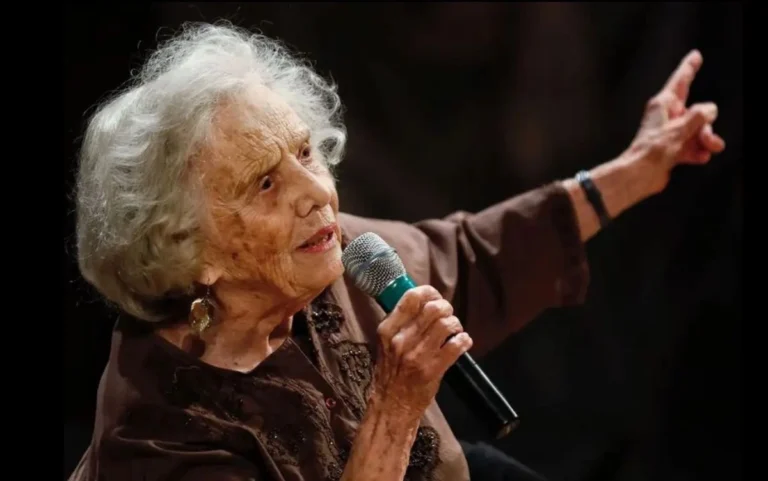 ELENA PONIATOWSKA