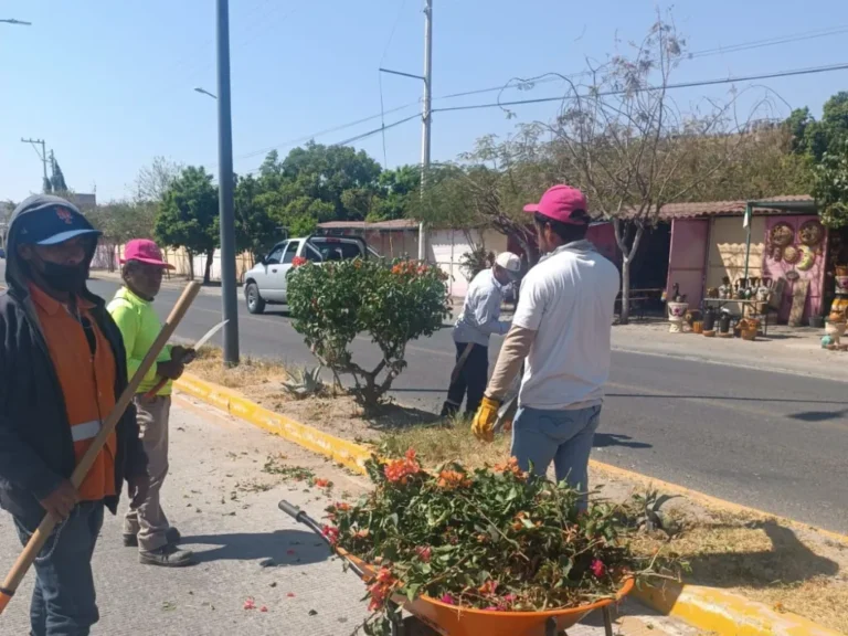 En Acatlán refuerzan acciones de limpieza en espacios públicos
