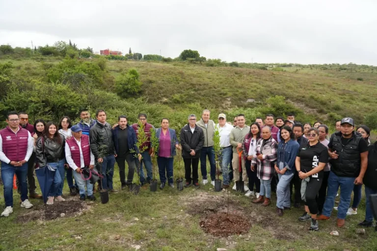 Encabeza Pepe Chedraui jornada de reforestación en Ecocampus BUAP