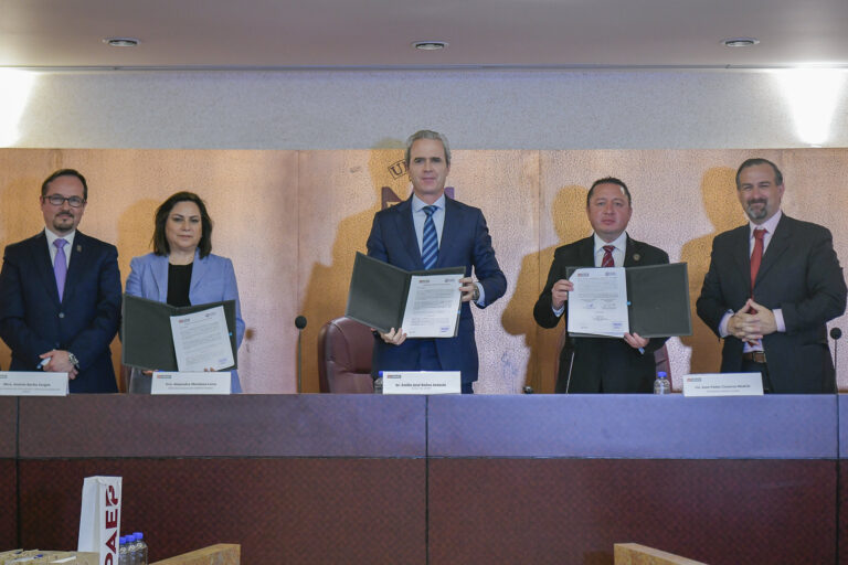 UPAEP y CANACO Puebla firman macro-convenio