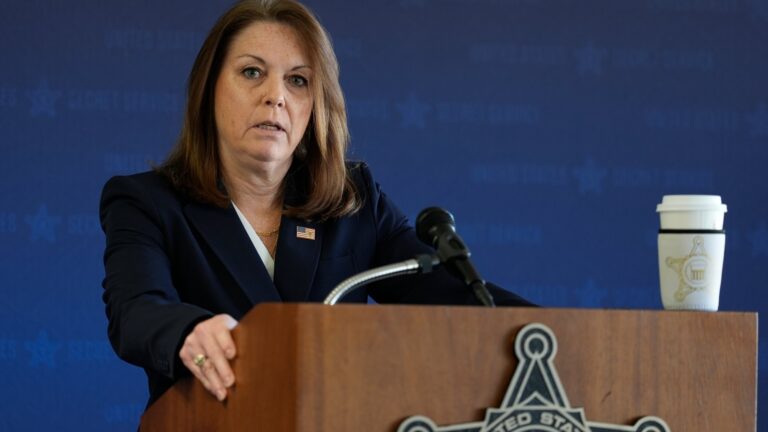 Directora del Servicio Secreto renuncia tras ataque a Trump: ‘Asumo toda la responsabilidad’