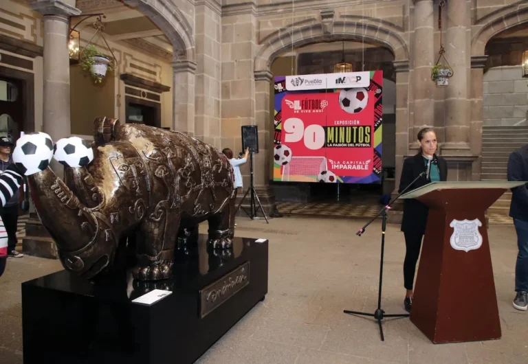Gobierno de Pepe Chedraui inaugura la exposición "90 minutos: La pasión del fútbol"