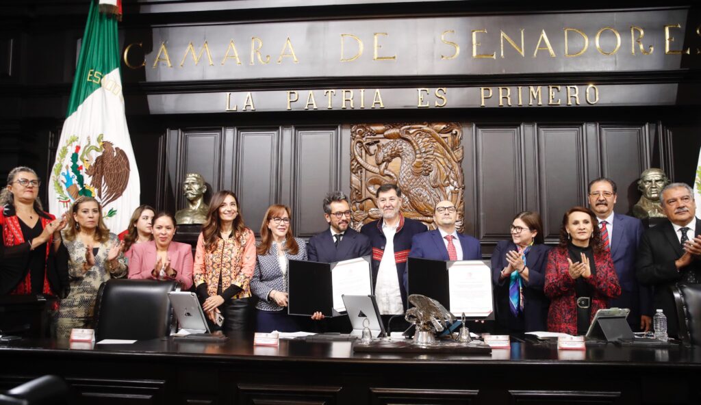 Genaro Lozano embajador Italia