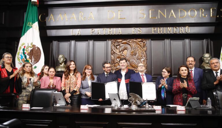 Genaro Lozano embajador Italia