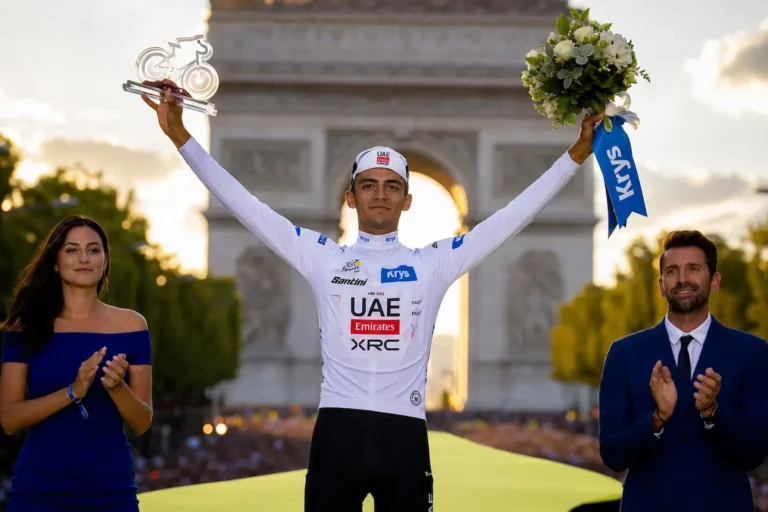 Isaac del Toro podio Tour de Francia 2026
