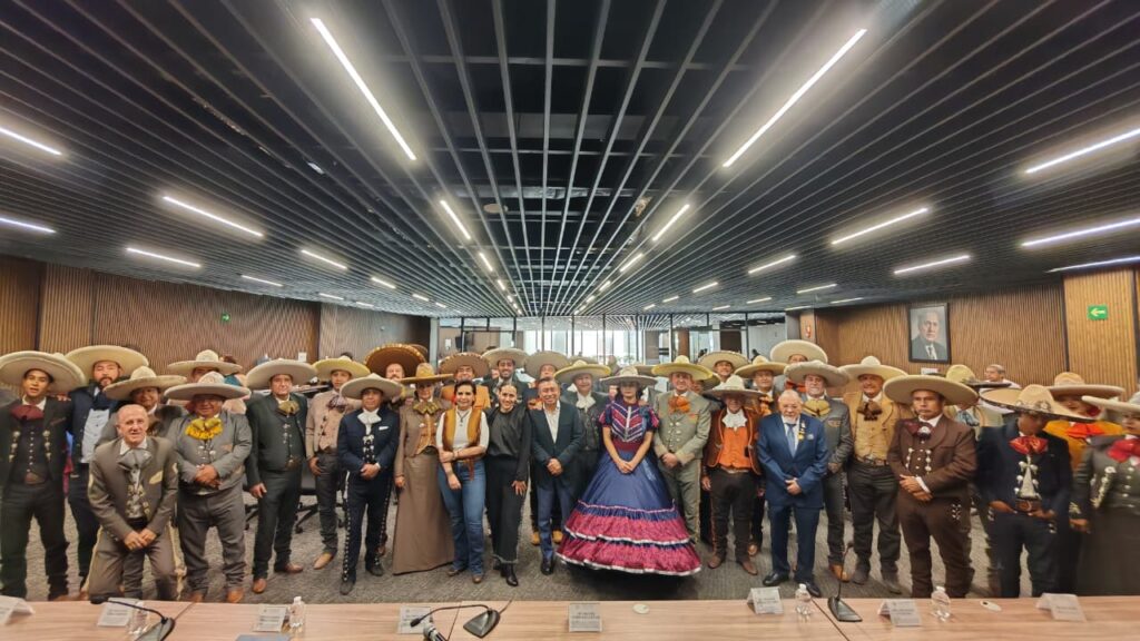 Acompaña diputado José Luis Figueroa toma de protesta del Consejo Directivo de la Peña Charra Nacional en Puebla