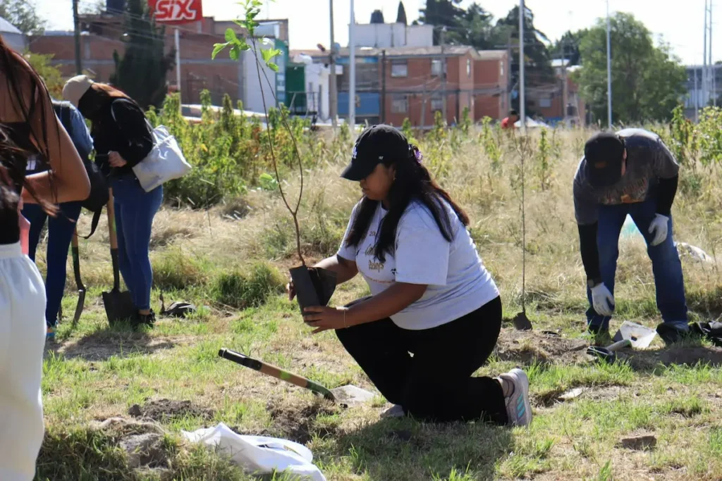 Impulsa gobierno de Pepe Chedraui la reforestación en Puebla capital con Raíces del Futuro