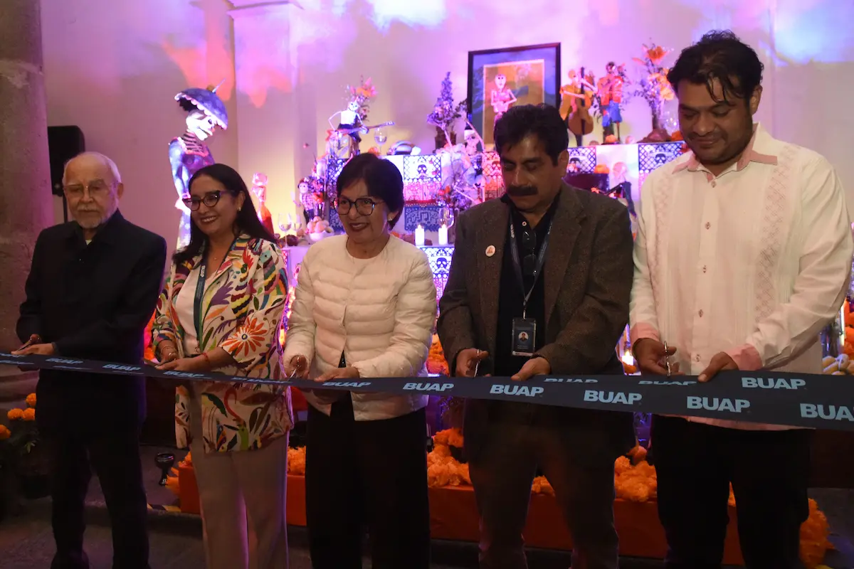 Inauguran en la VEDC la ofrenda “Cultura, Muerte y Tradición. Altar dedicado a los Artistas Universitarios”