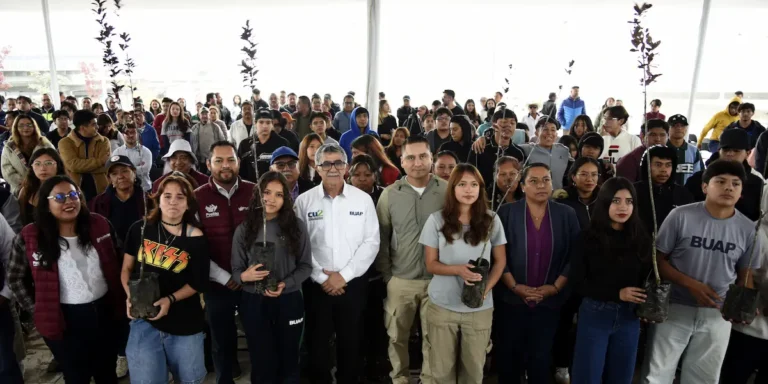 Inicia en CU2 BUAP “Raíces del futuro”
