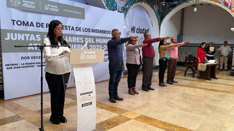 DEMOCRACIA Y TRANSPARENCIA: ARIADNA AYALA TOMA PROTESTA A PRESIDENTES AUXILIARES DE ATLIXCO
