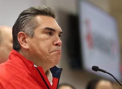 Comisión del INE rechaza reformas para reelección en el PRI de Alito Moreno