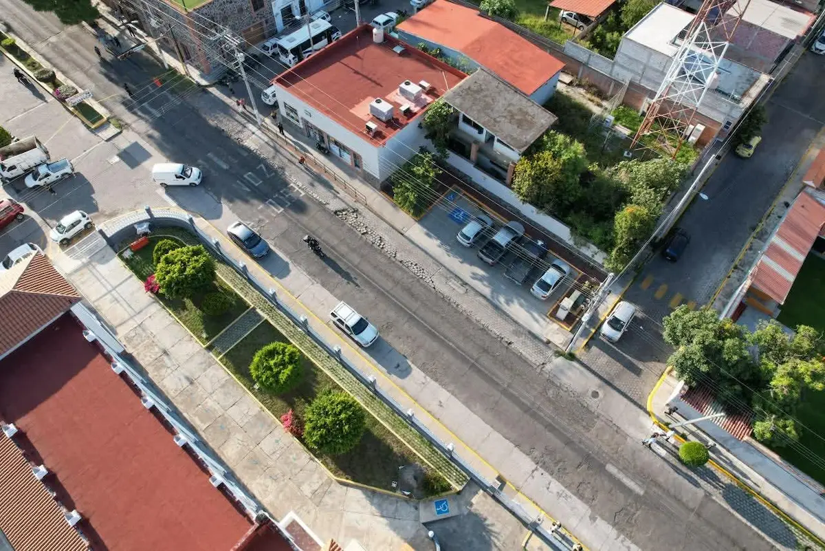 Sigue transformación en Atlixco; Ariadna Ayala inicia la histórica rehabilitación de la carretera a Metepec