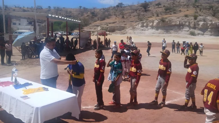 Tigrillos Tetelcingo se corona campeón en la Liga Infantil de Béisbol en Acatlán