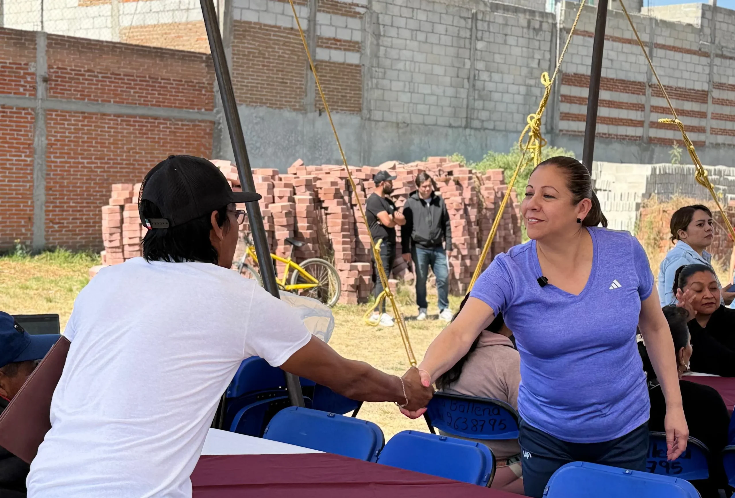 Trabajo en territorio, vital para entender necesidades, asegura Laura Artemisa