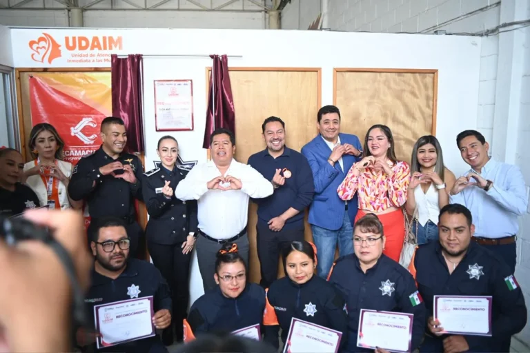 Villegas acude a la inauguración del techado de la Primaria Aquiles Serdán en Tecamachalco 