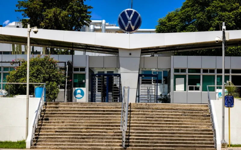 Reconoce Volkswagen derecho a organización sindical de su personal administrativo 