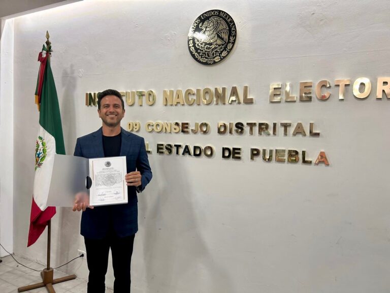 TONY GALI RECIBE CONSTANCIA DE MAYORÍA