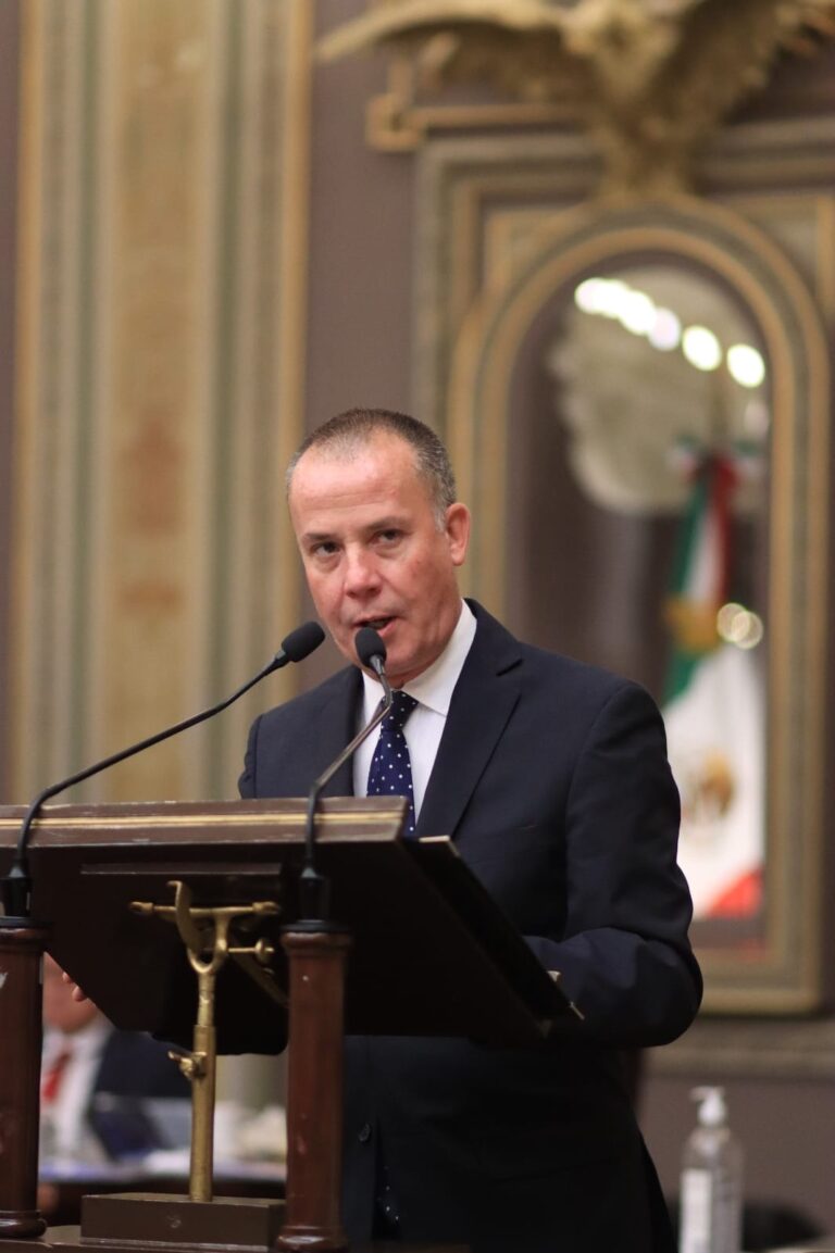 Establece sanciones de tres meses a dos años de prisión y multa de cinco a 20 Unidades de Medida y Actualización