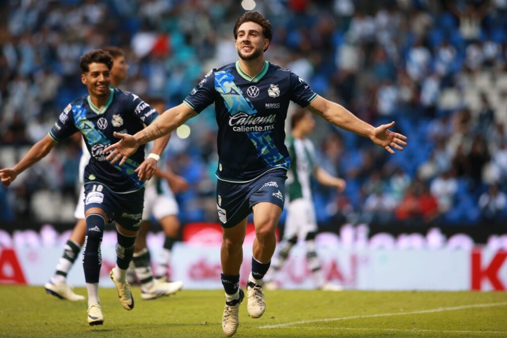 El Club Puebla rompe racha y debuta con triunfo en el Cuauhtémoc