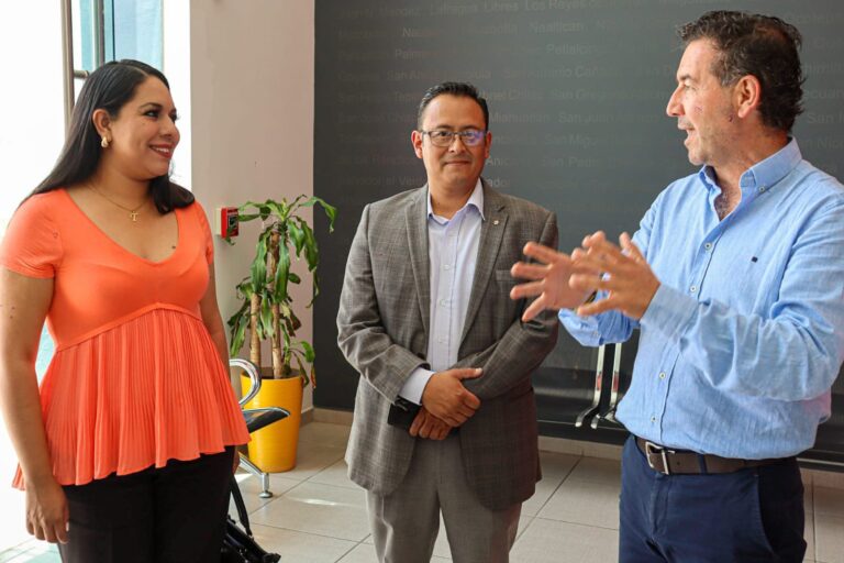 Visita Tonantzin Fernández el Banco de Alimentos de Puebla