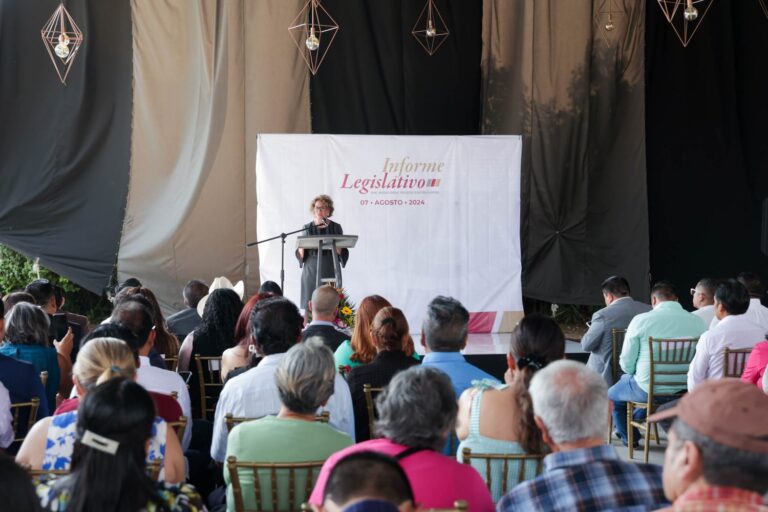 Rinde Rosalinda Toledo su informe de actividades legislativas