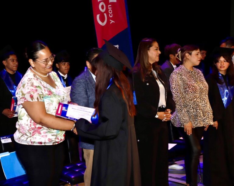 SE GRADUÓ LA TERCERA GENERACIÓN DE ESTUDIANTES DE CENTRO DE DÍA DEL SMDIF PUEBLA