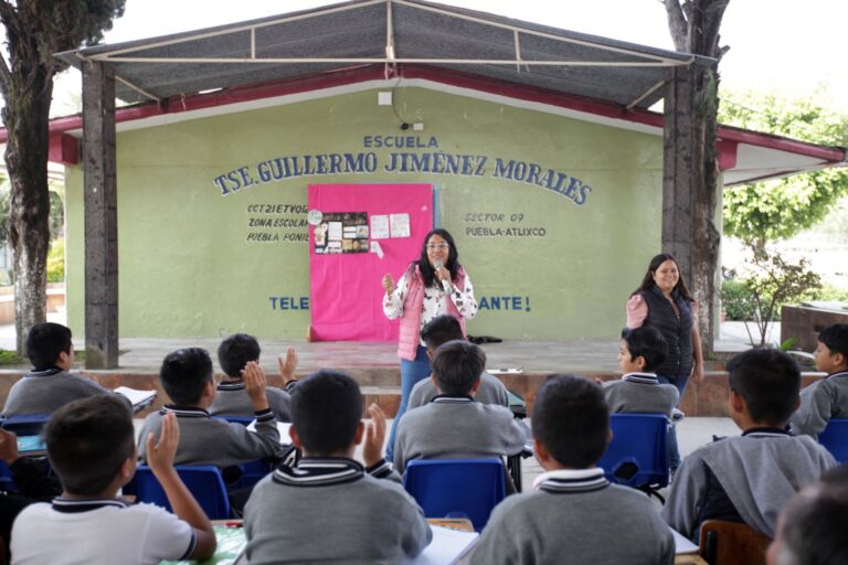 Imparte SMDIF Puebla pláticas sobre “Nuevas Masculinidades” en escuelas públicas