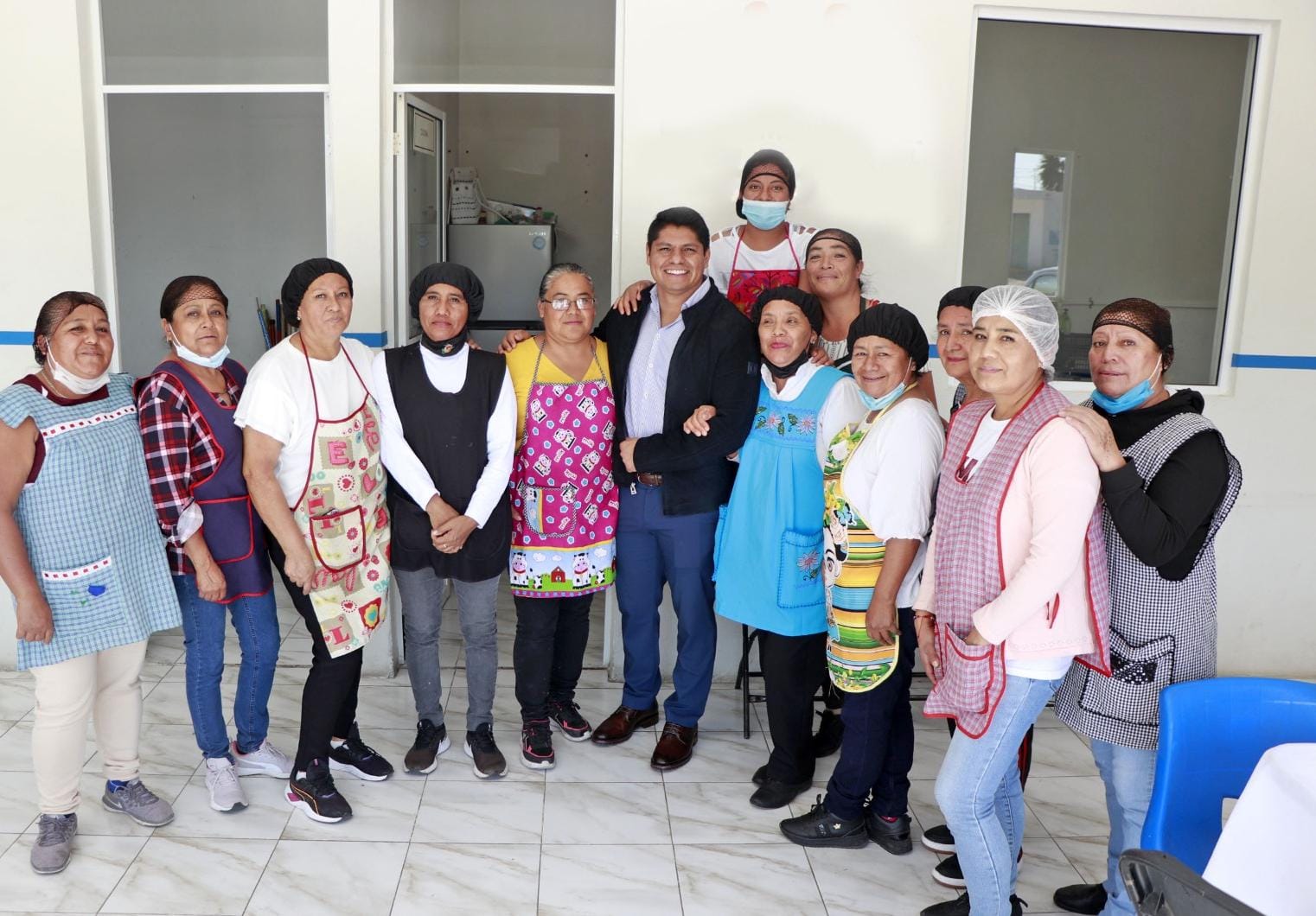 ENTREGA OMAR MUÑOZ MOBILIARIO Y JUEGOS DE MESA EN EL DIF DE SANCTORUM
