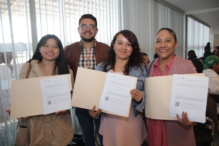 SE GRADÚAN 44 ALUMNOS DEL CMERI EN DIFERENTES ÁREAS DE ATENCIÓN
