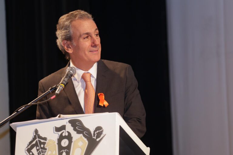 Conmemoran Pepe Chedraui y MariElise el Día Internacional de la Eliminación de la Violencia contra la Mujer