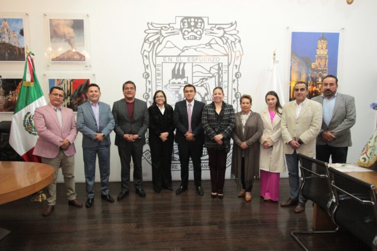 Secretario de Administración comparece ante Comisión del Congreso 