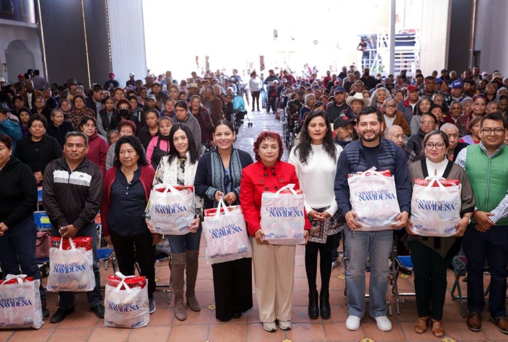 Gobierno de Lupita Cuautle inicia entrega de Canastas Navideñas a familias de San Andrés Cholula