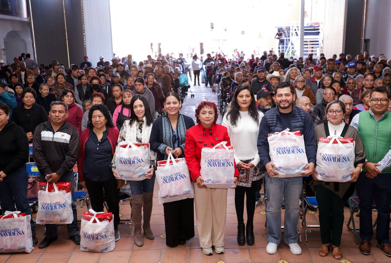 Gobierno de Lupita Cuautle inicia entrega de Canastas Navideñas a familias de San Andrés Cholula