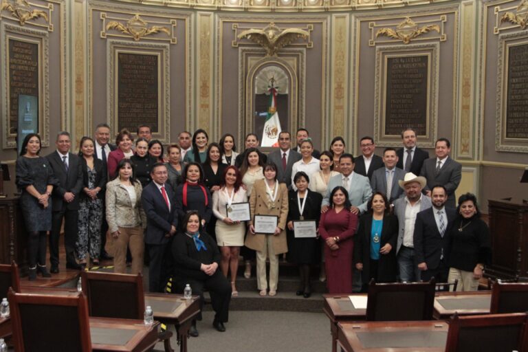 Entrega Congreso del Estado Medalla “Ángeles Espinosa Yglesias”