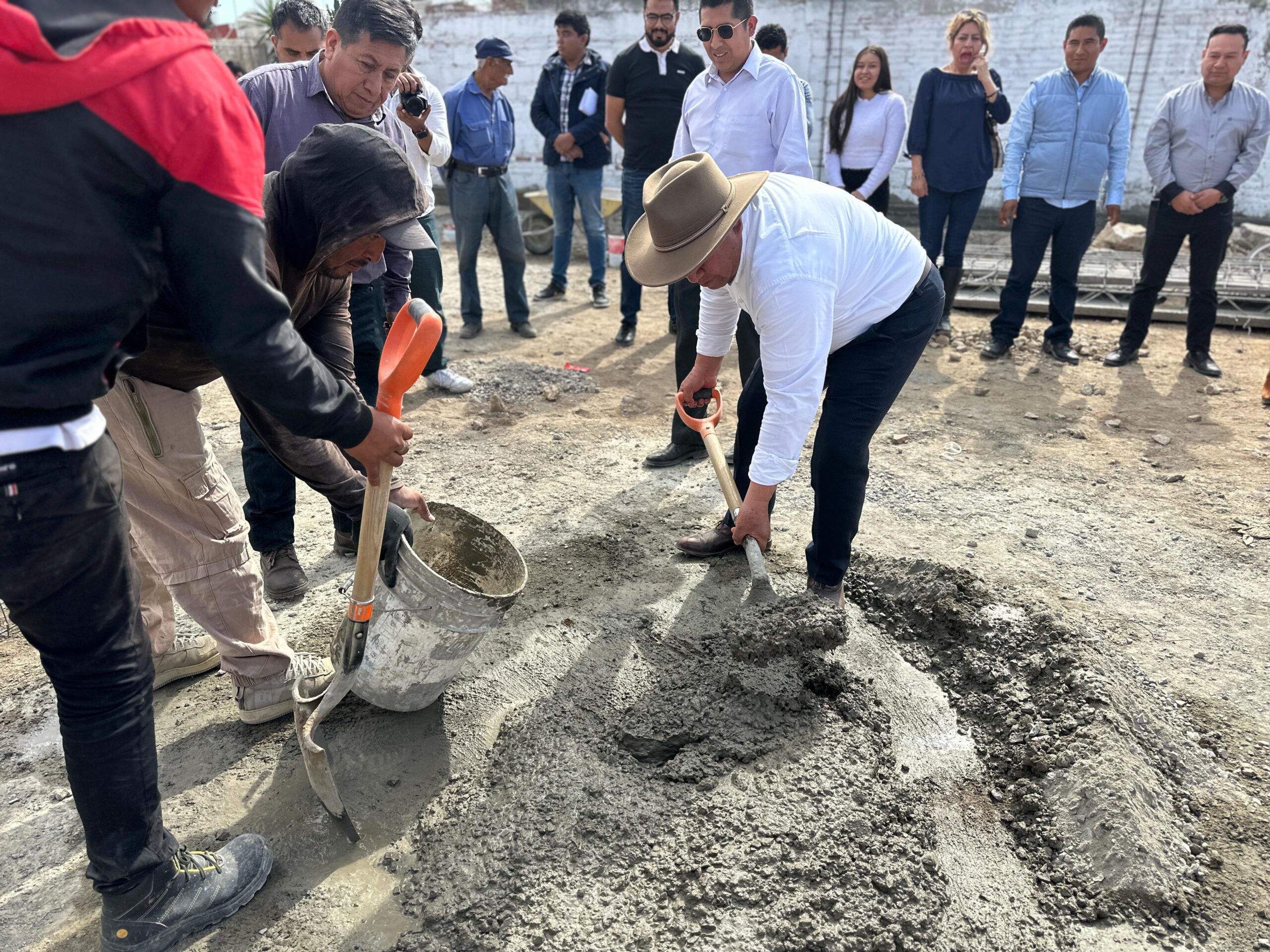 Construye Severiano de Rosa parque recreativo en Pinos del Sur, Amozoc.