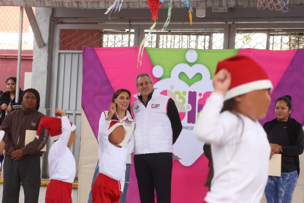 Entrega SMDIF dos nuevos desayunadores reequipados en Xilotzingo y San Baltazar Resurrección