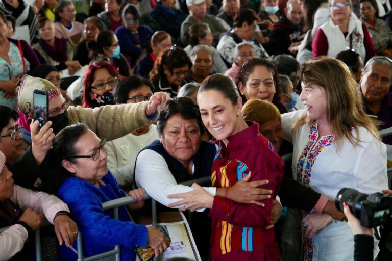 En Xochitepec encabezó la entrega de mil 150 nuevas tarjetas del Banco del Bienestar