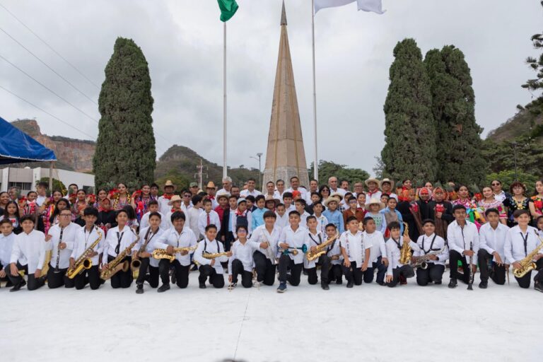 La Cruz Azul celebra el 83 Aniversario de su planta en Lagunas, Oaxaca