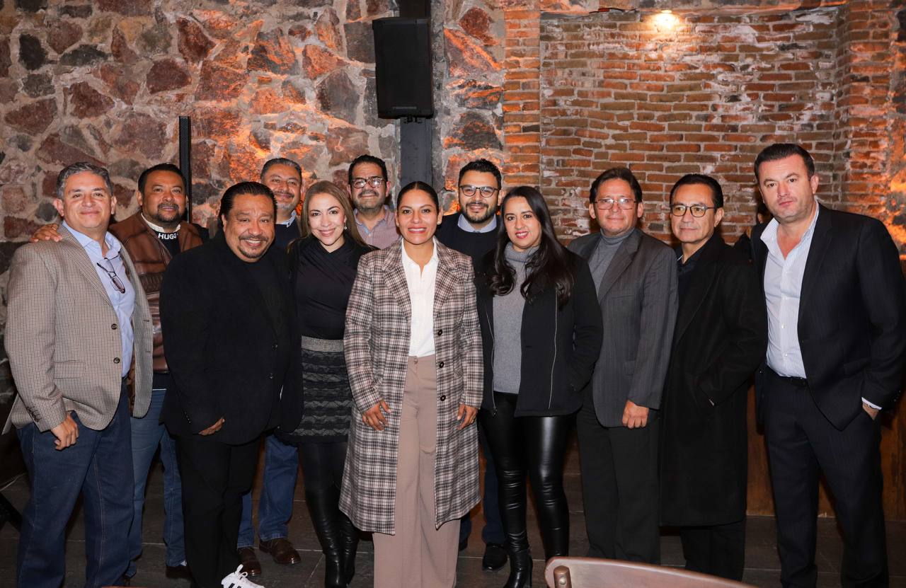 Refuerza Lupita Cuautle lazos con el periodismo poblano y reconoce su labor