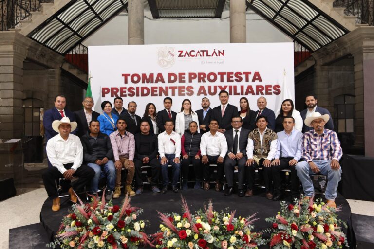 Bety Sánchez toma protesta a presidentes auxiliares: “Trabajemos sin divisiones y por amor a Zacatlán”