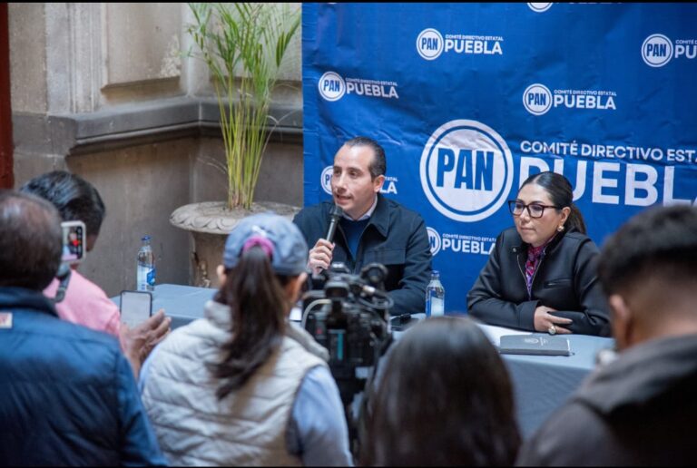 Cuestiona dirigencia estatal del PAN programa de bacheo en Puebla