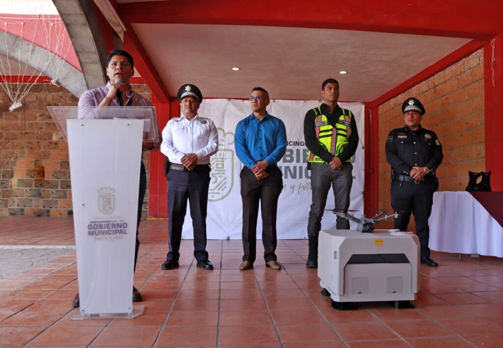 Omar Muñoz entregó equipo y motopatrullas a la SSCyPC