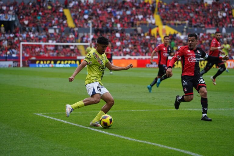 Con golazos el Puebla pierde ante los Rojinegros